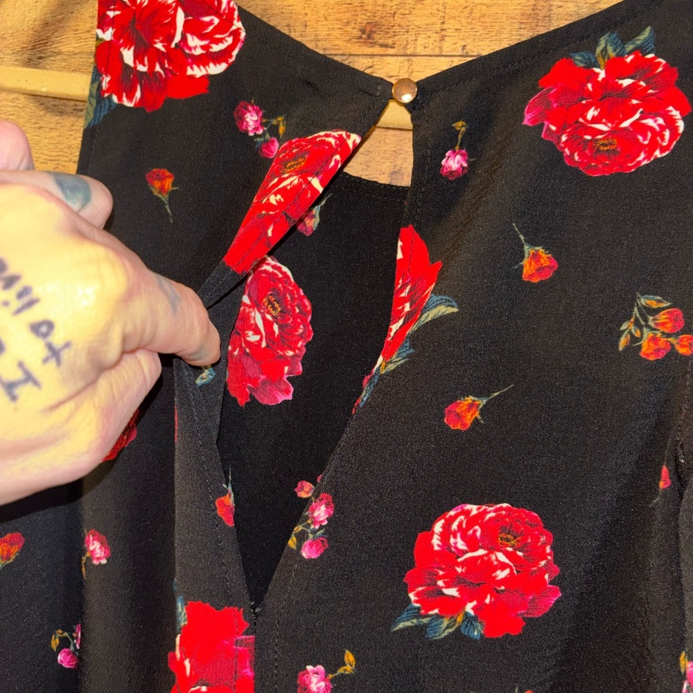 Xhilaration floral cold-shoulder romper - Picture 7 of 8